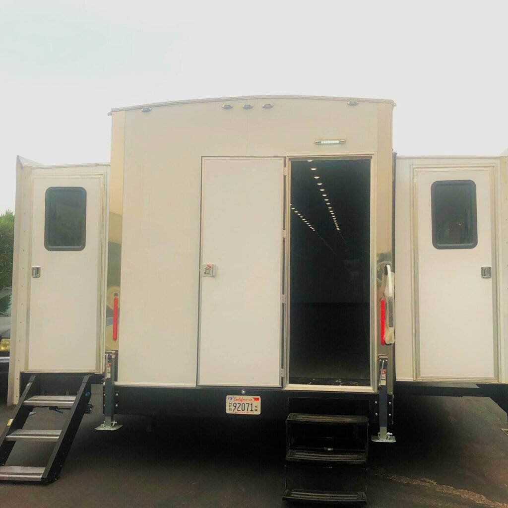 What to Expect from a Professional Luxury Portable Restroom Service Company
