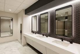 Top Benefits of Choosing to Book Portable Bathroom Trailer Rentals in Beverly Hills